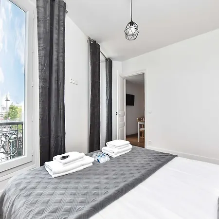 Cozy Apartment- 2br 6p - Voltaire Appartement